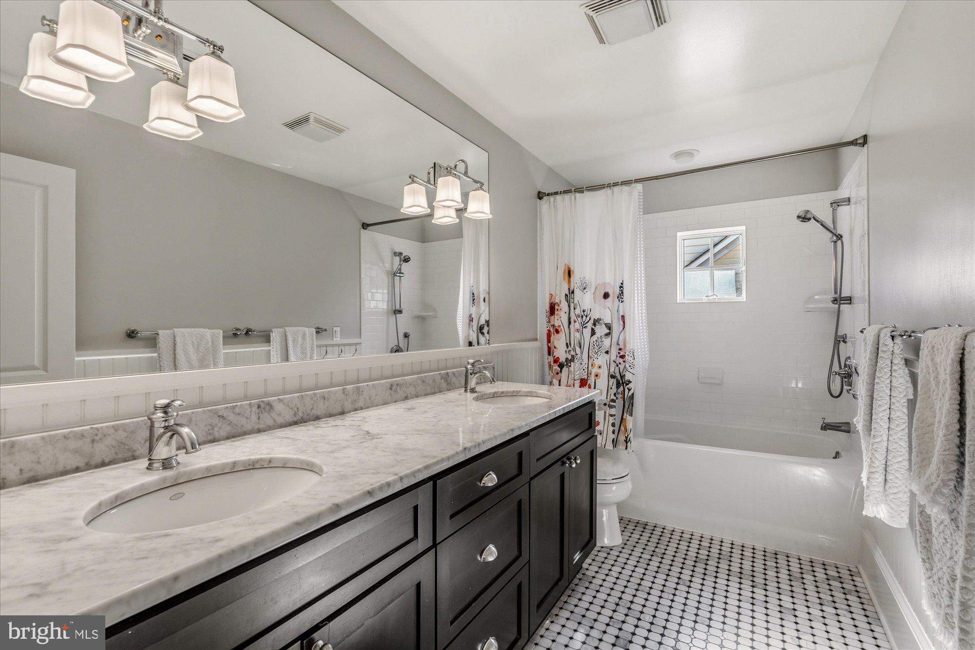 BEVERLEY HILLS - Residential