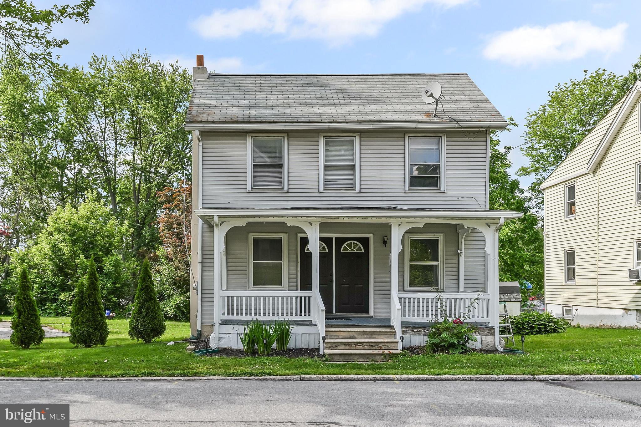This home is perfectly located within walking distance of the center of town. Featuring 3 comfortable bedrooms, a full bathroom, and a convenient main level laundry room, an additional room on the main floor that can function as a home office or additional storage. Step out onto the spacious rear deck ideal for relaxing or entertaining guests.
The property includes a private driveway for parking. Enjoy being just minutes from Kennett Schools, the YMCA, local shops, restaurants, and popular brew pubs. This well maintained home is a fantastic opportunity in a prime location. Don’t miss your chance to own a piece of Kennett Square living.