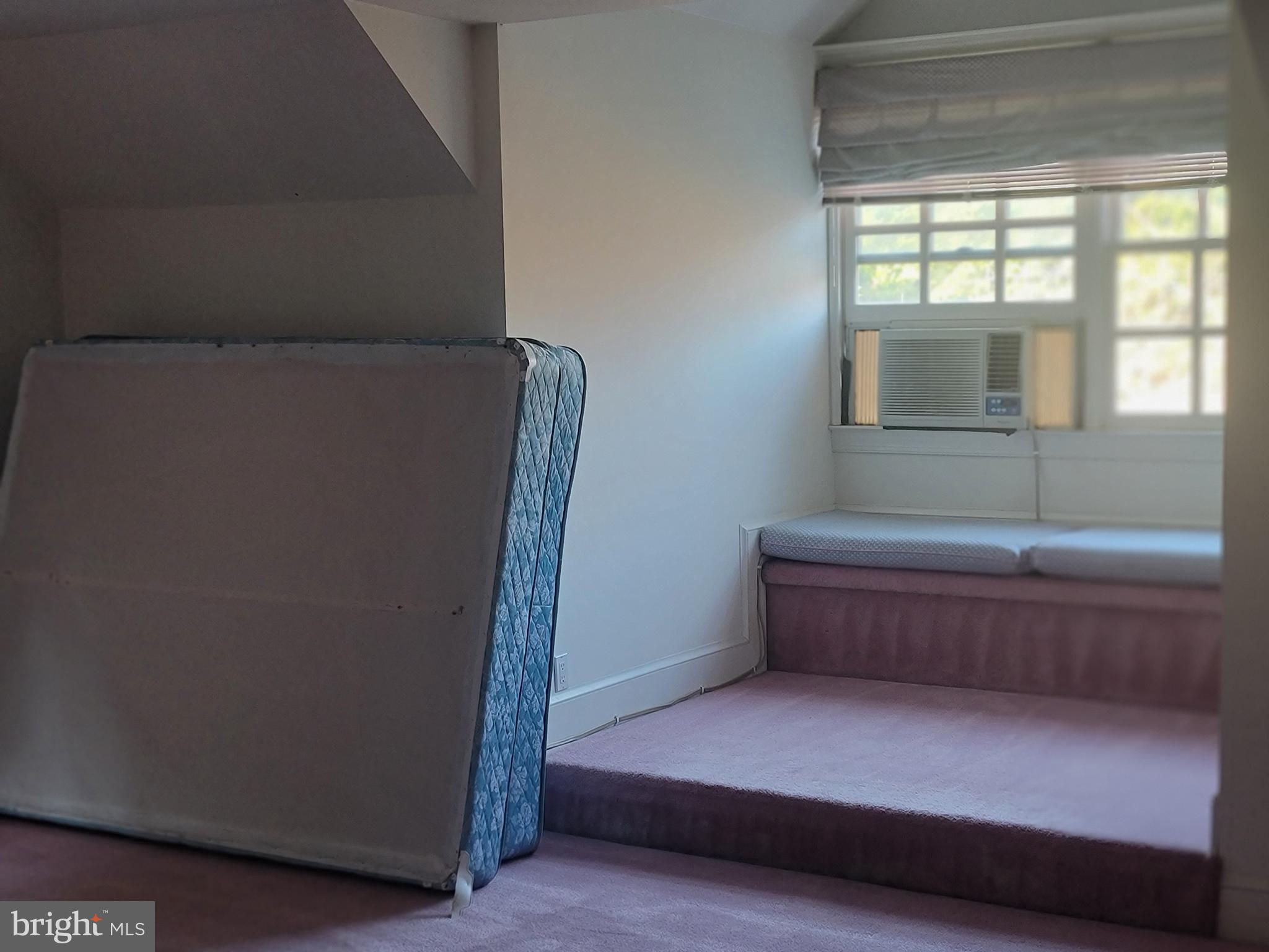 KENTSDALE ESTATES - Residential