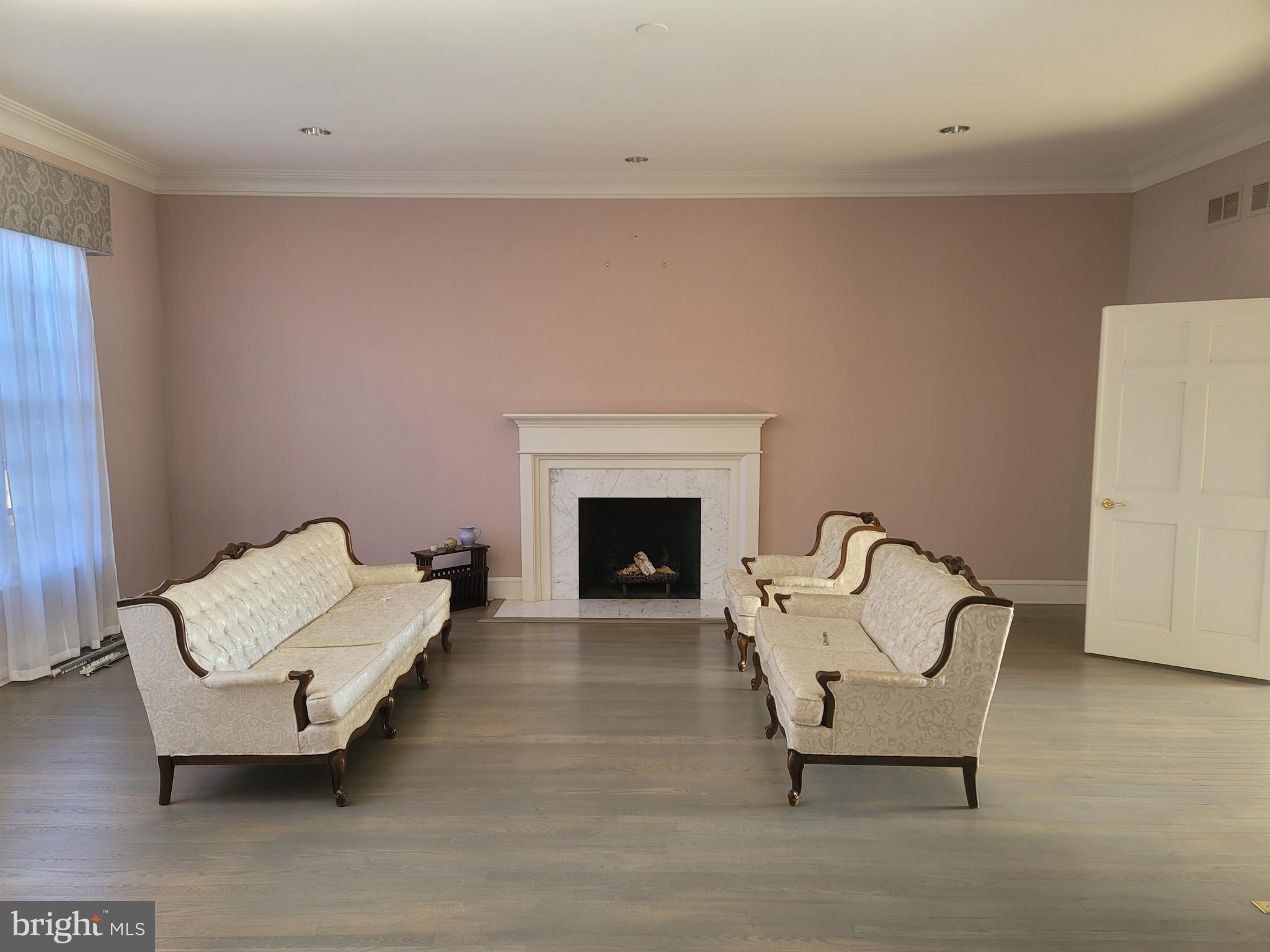 KENTSDALE ESTATES - Residential