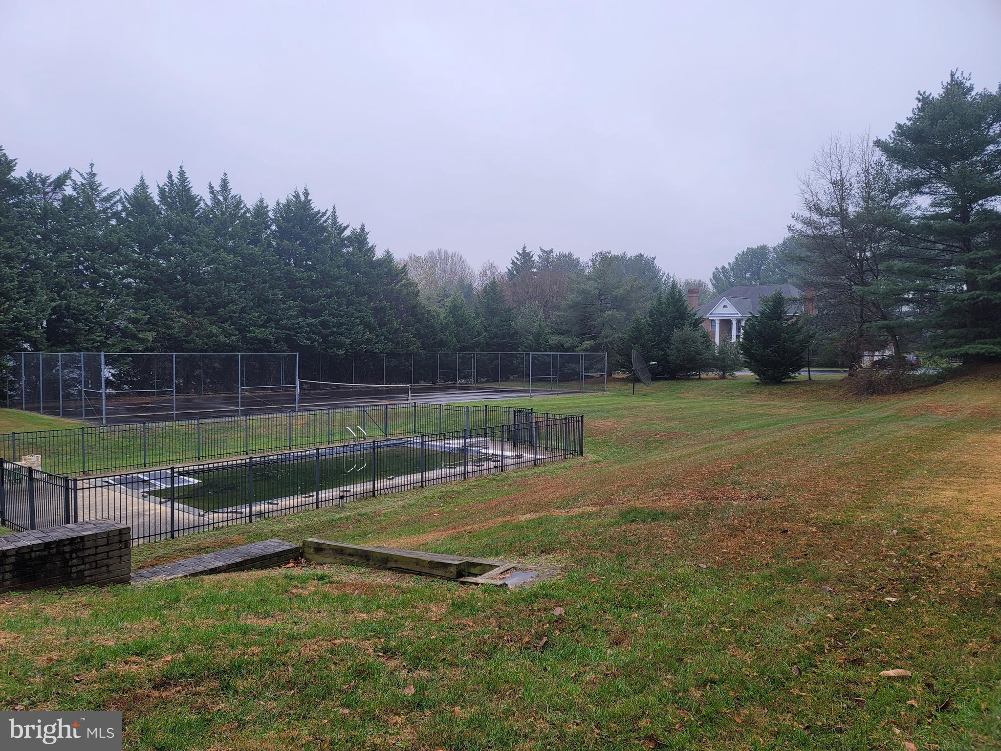 KENTSDALE ESTATES - Residential