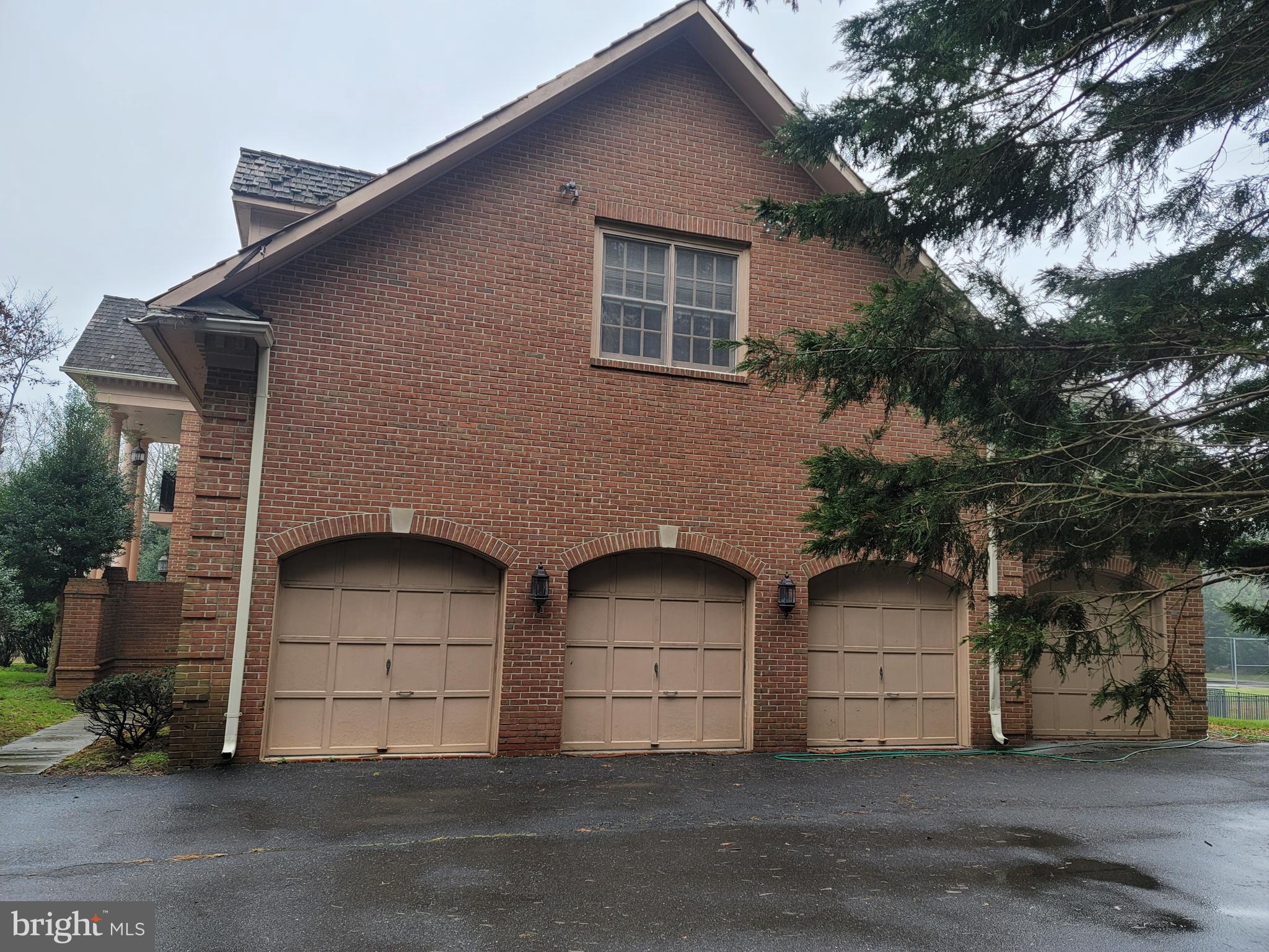 KENTSDALE ESTATES - Residential