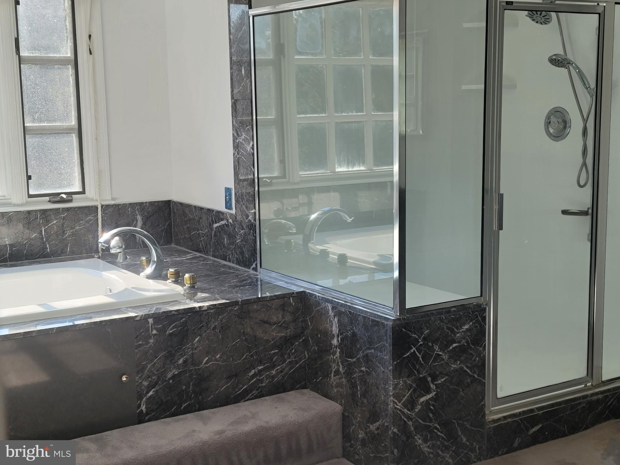 KENTSDALE ESTATES - Residential