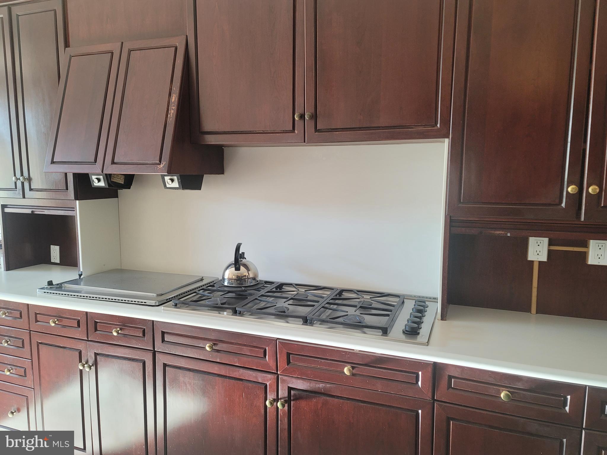 KENTSDALE ESTATES - Residential