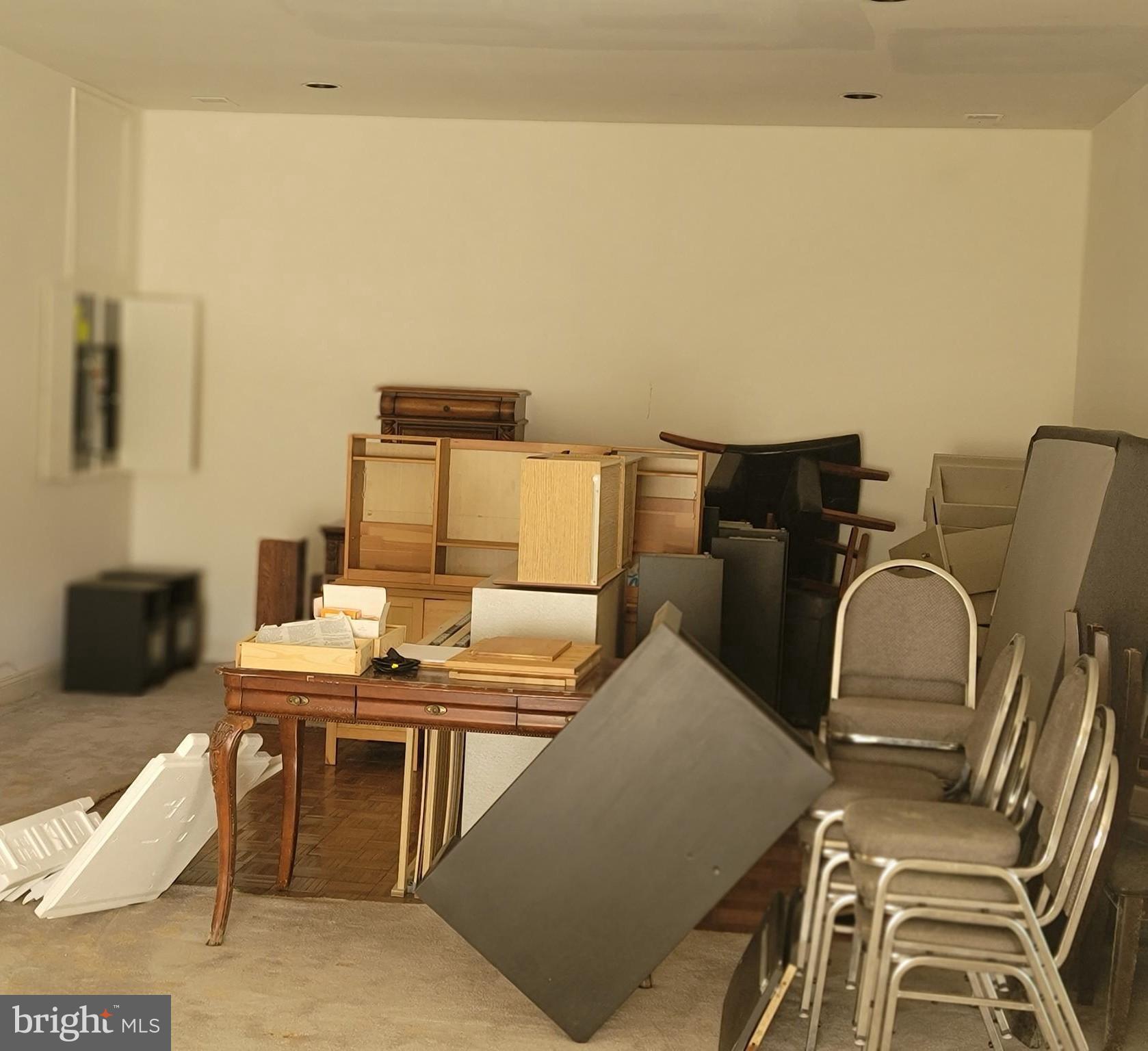 KENTSDALE ESTATES - Residential