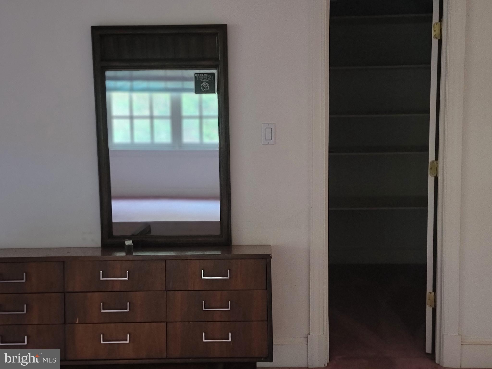 KENTSDALE ESTATES - Residential