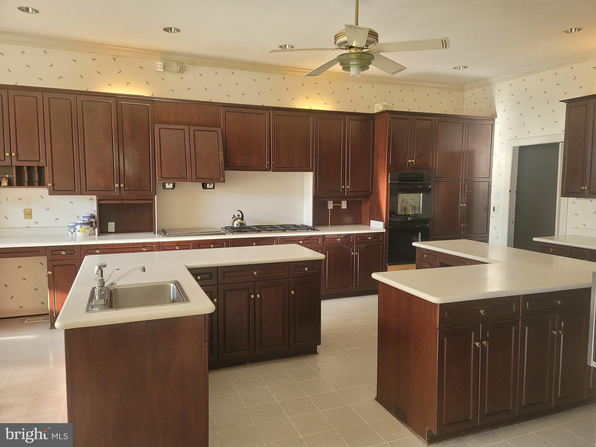 KENTSDALE ESTATES - Residential