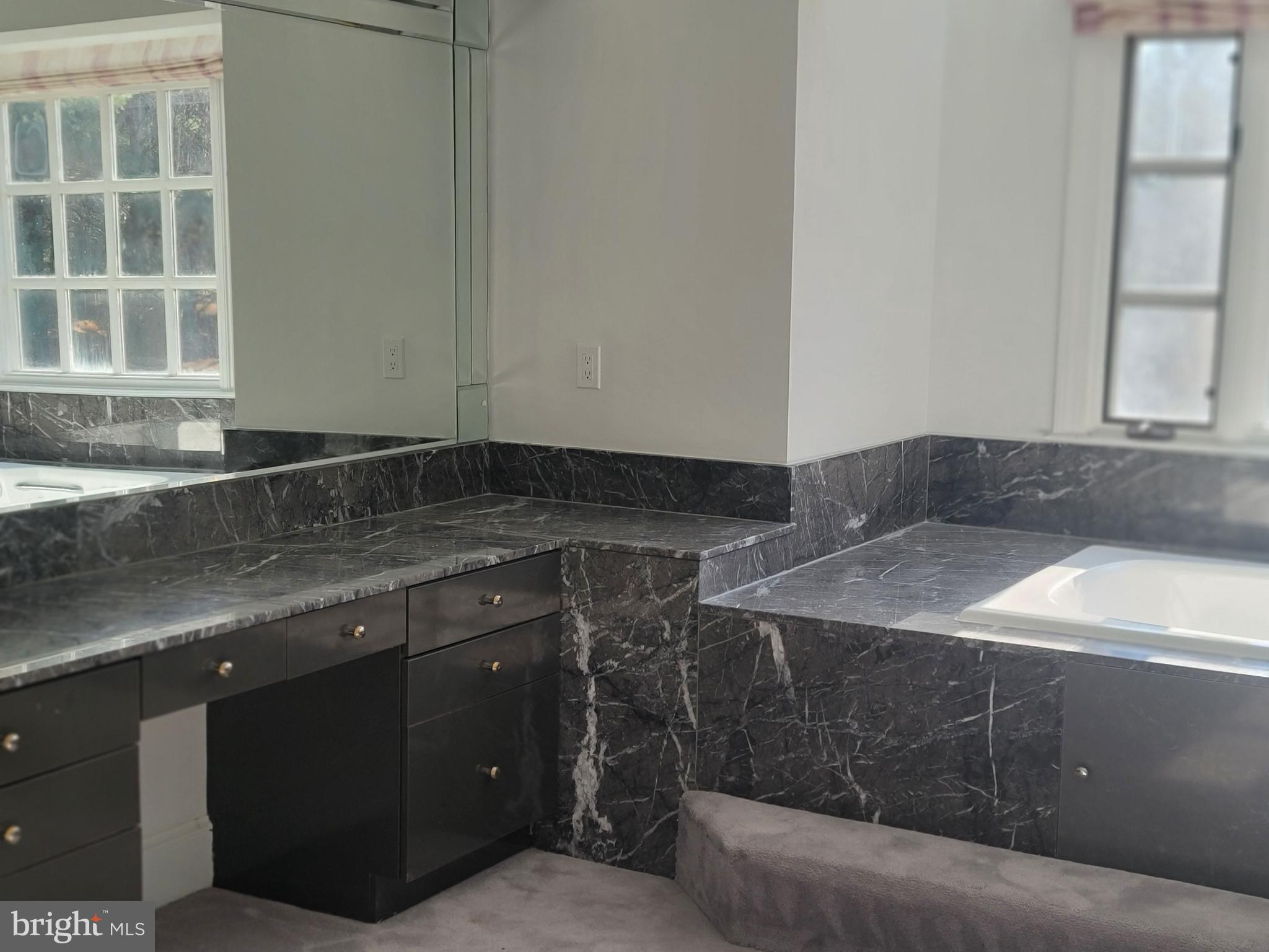 KENTSDALE ESTATES - Residential