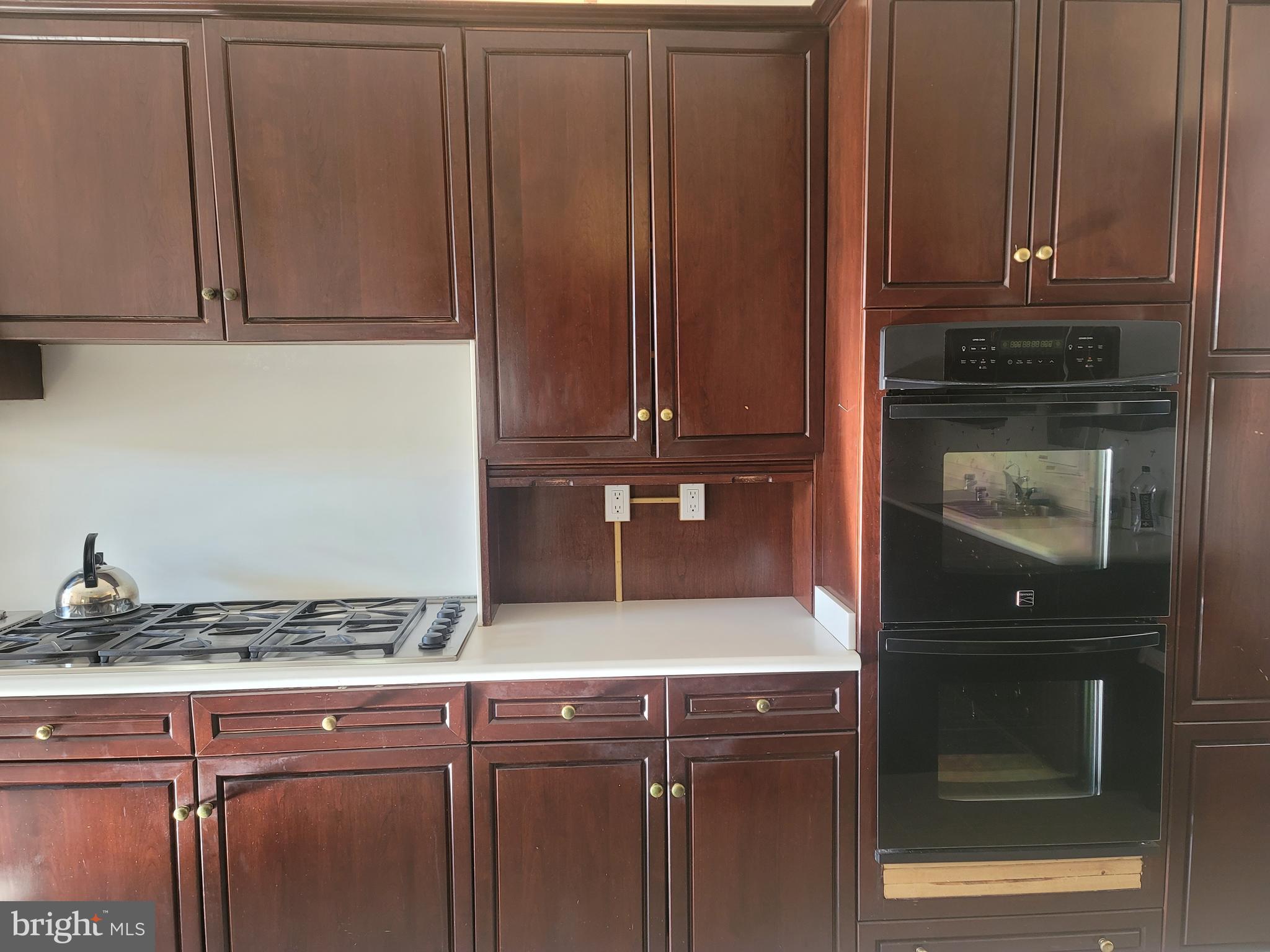 KENTSDALE ESTATES - Residential