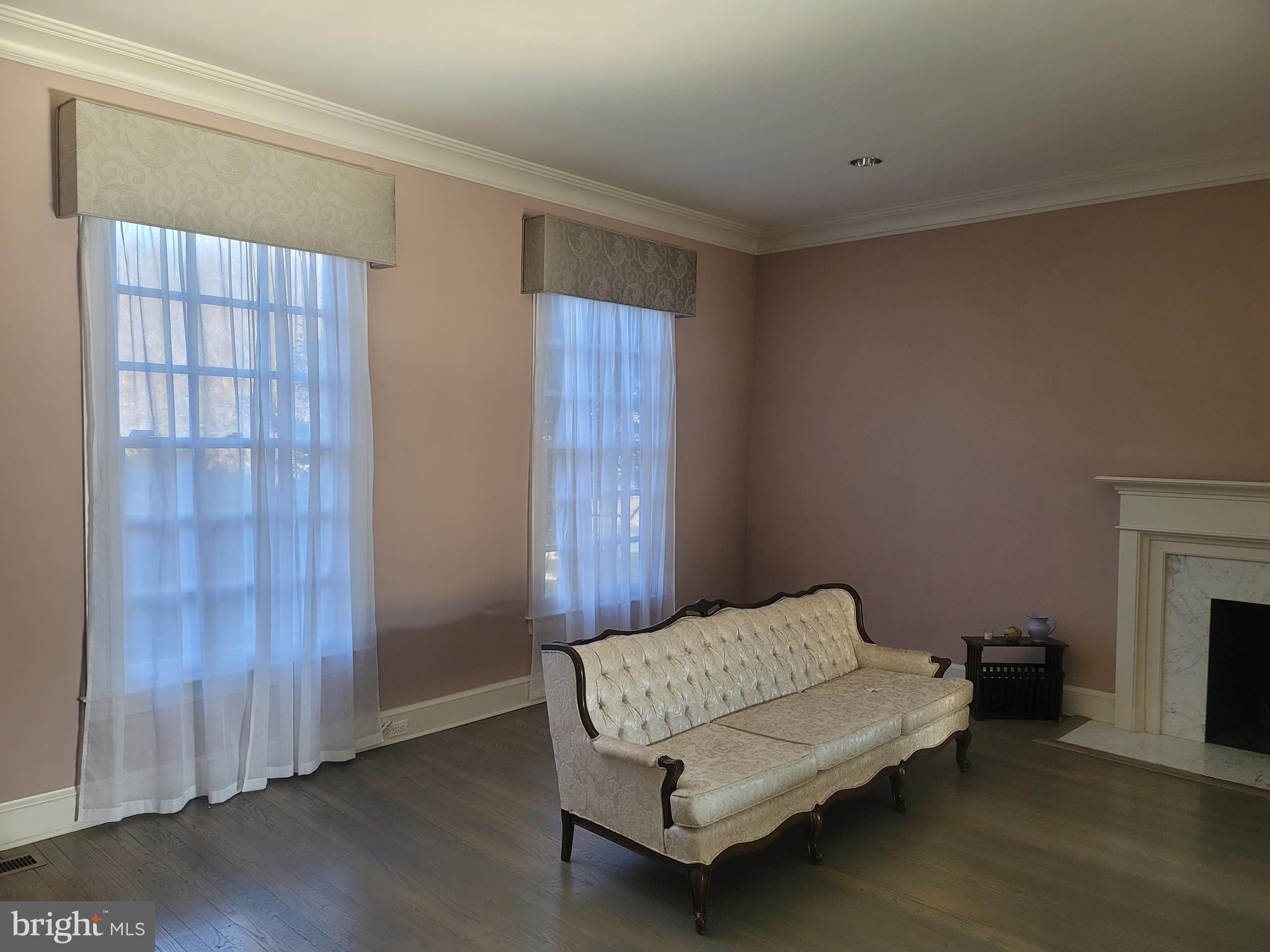 KENTSDALE ESTATES - Residential