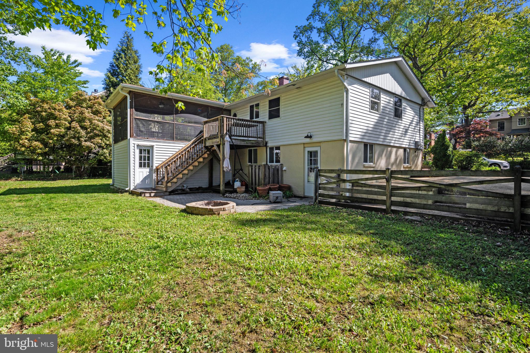 HILLSMERE ESTATES - Residential Lease