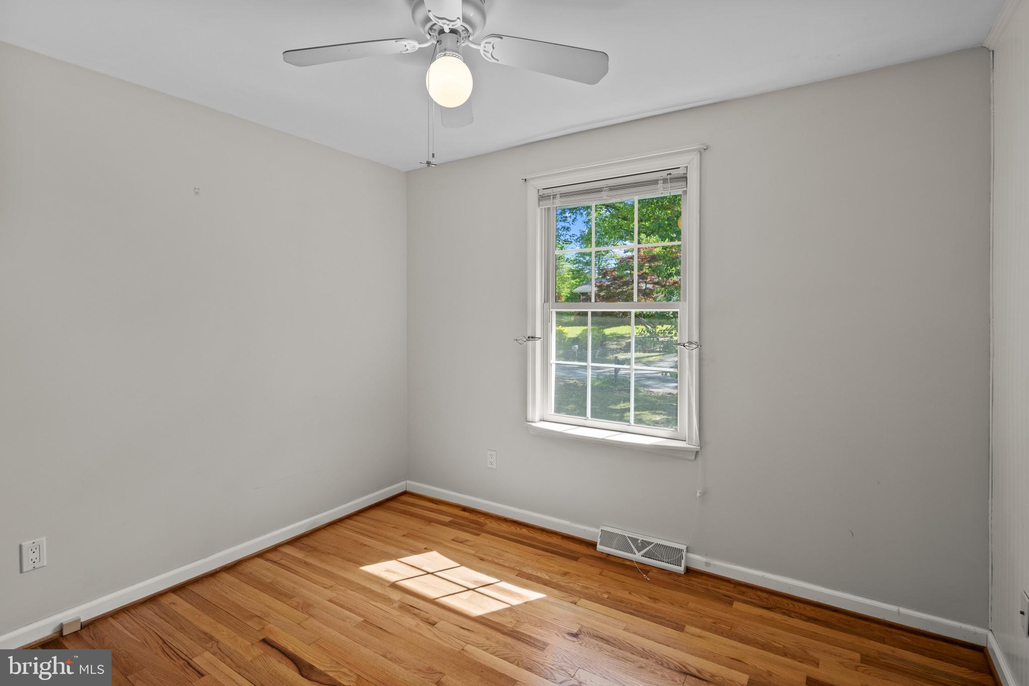 HILLSMERE ESTATES - Residential Lease