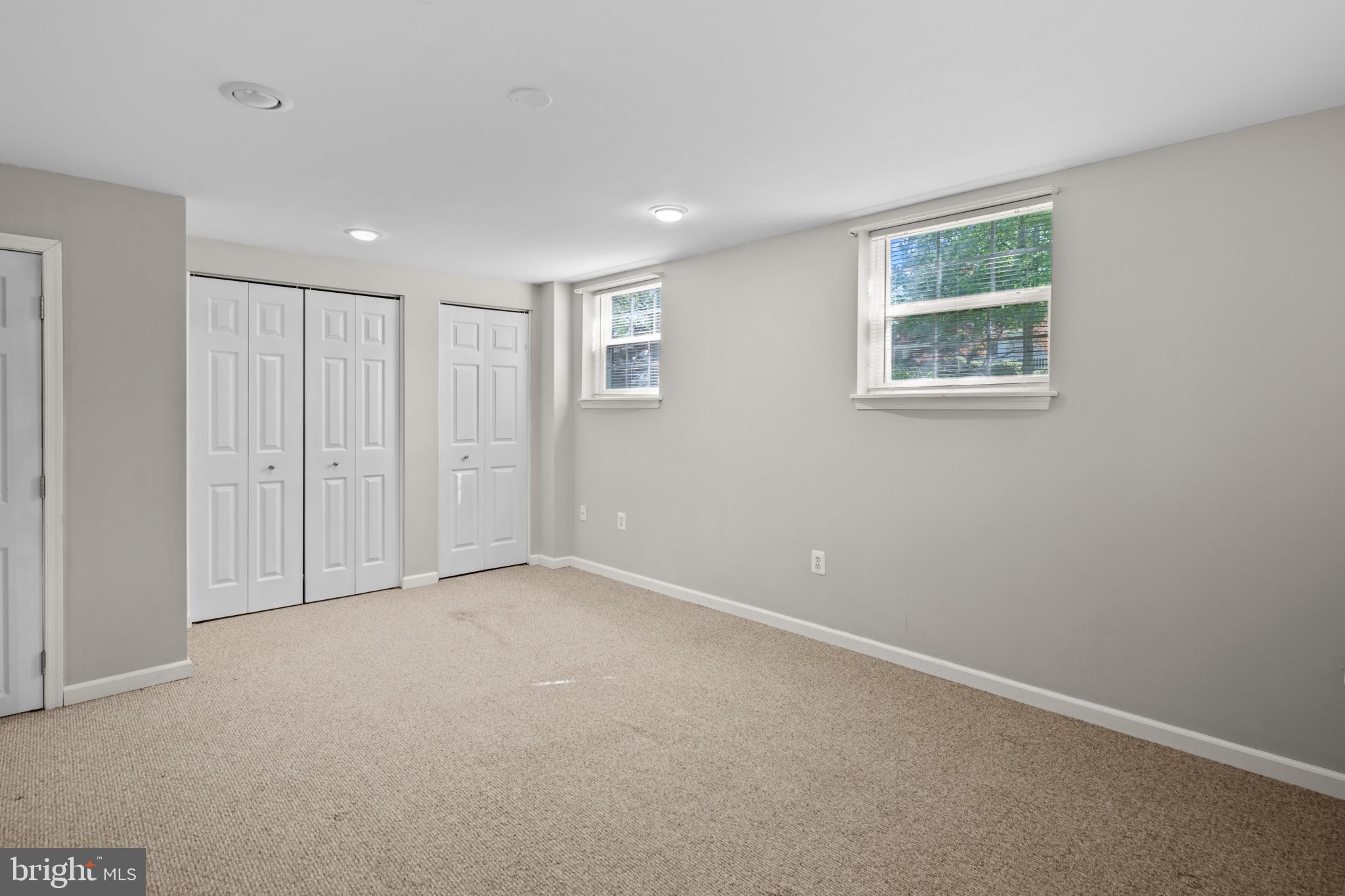 HILLSMERE ESTATES - Residential Lease