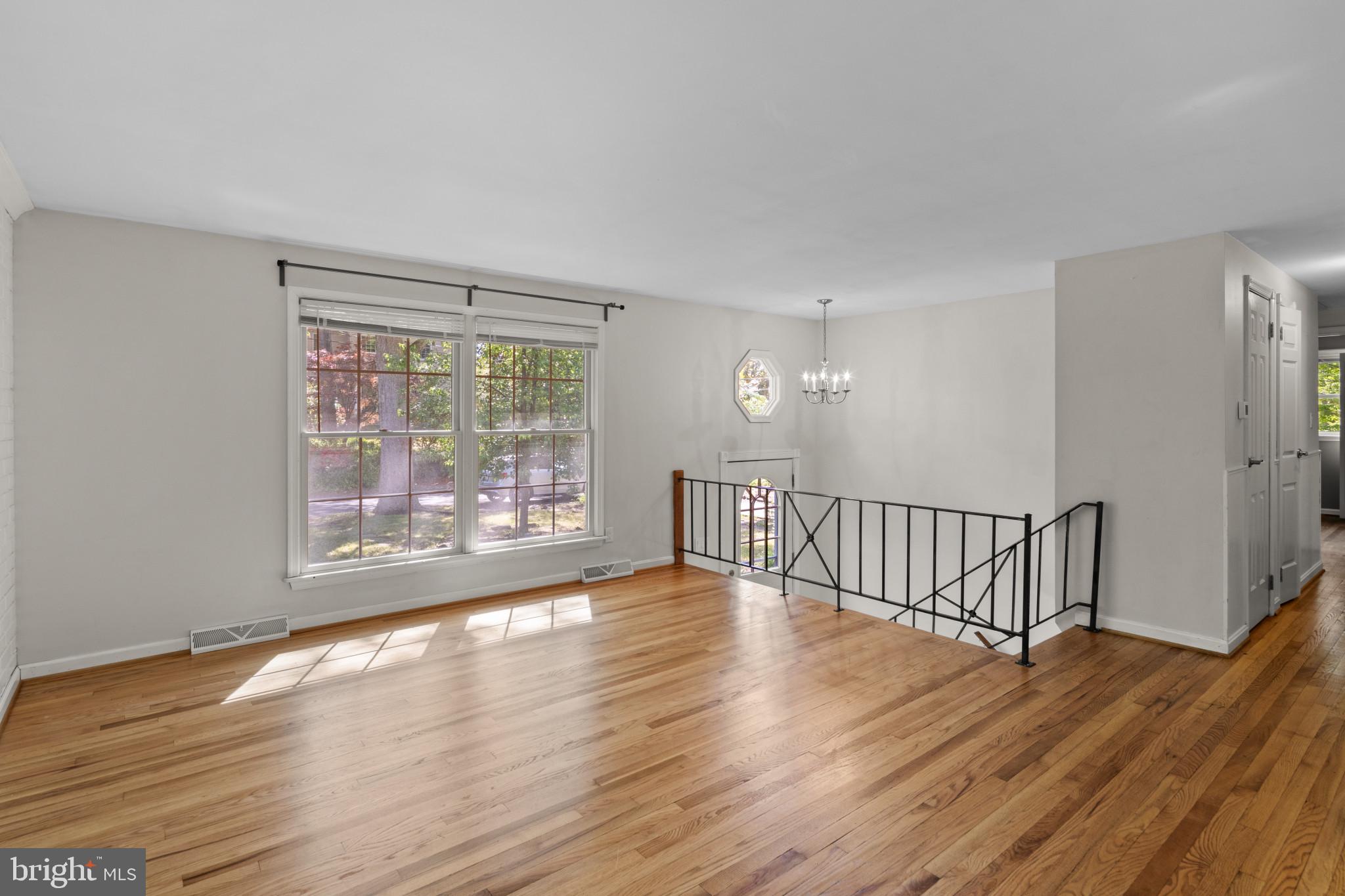 HILLSMERE ESTATES - Residential Lease