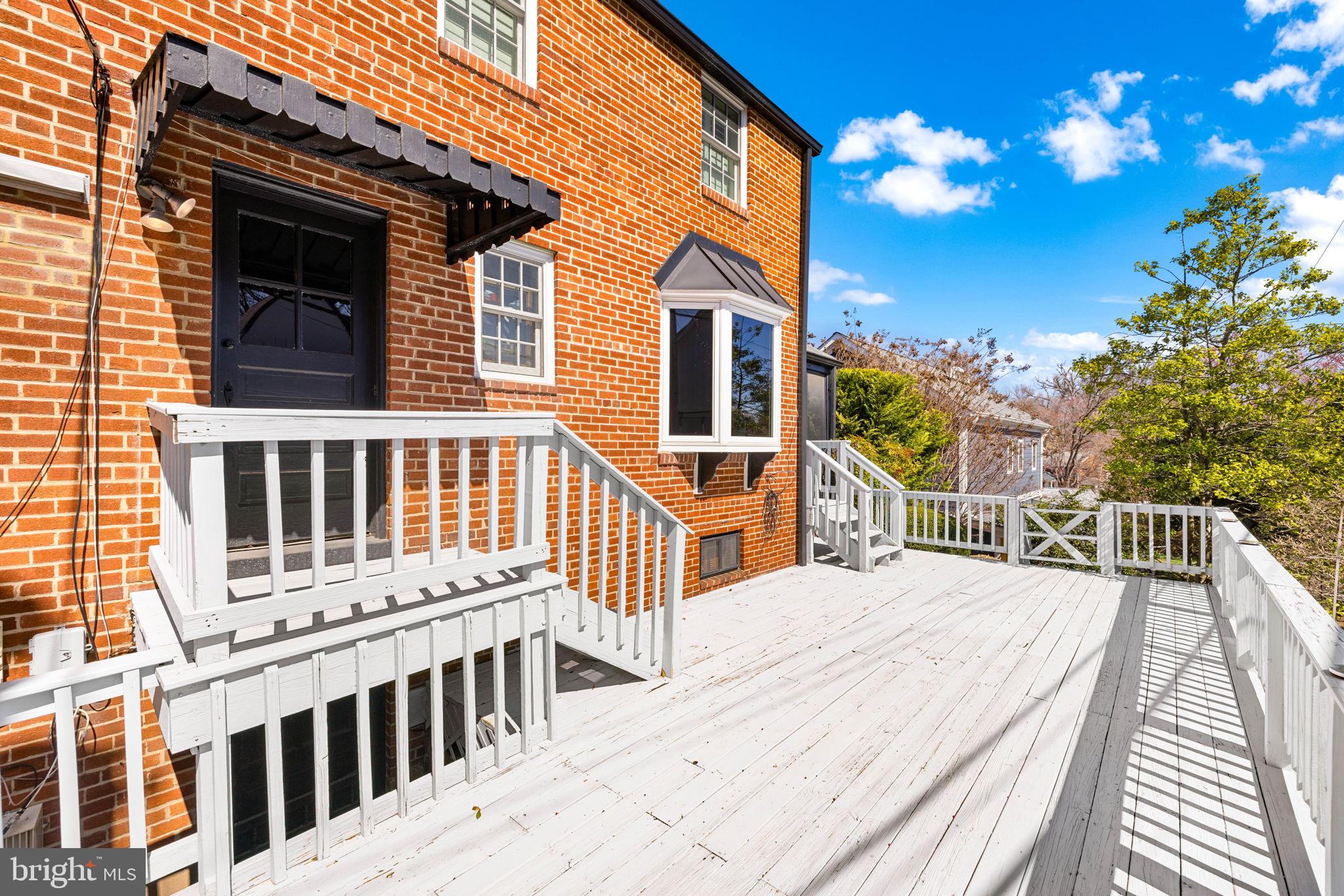 WAVERLY HILLS - Residential