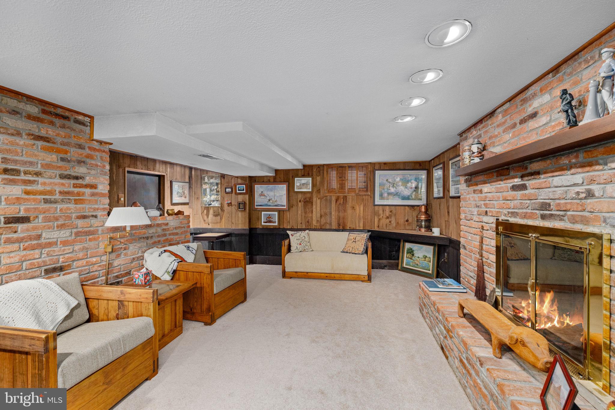 WAVERLY HILLS - Residential