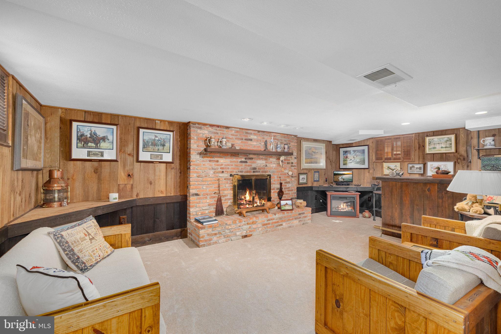 WAVERLY HILLS - Residential