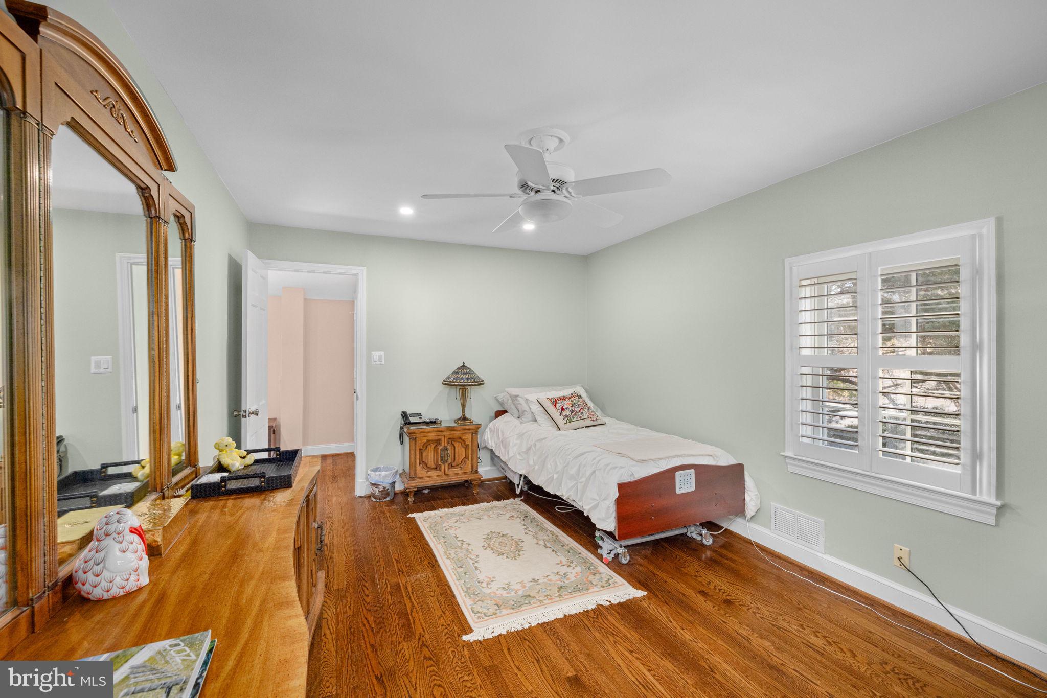 WAVERLY HILLS - Residential