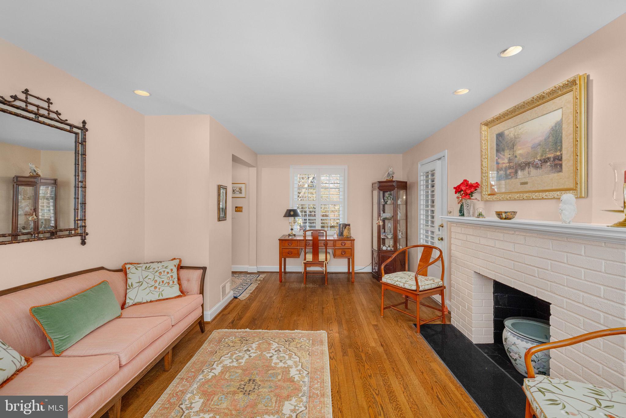 WAVERLY HILLS - Residential