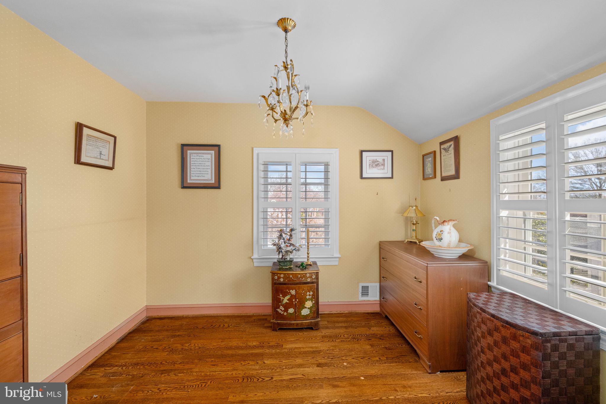 WAVERLY HILLS - Residential