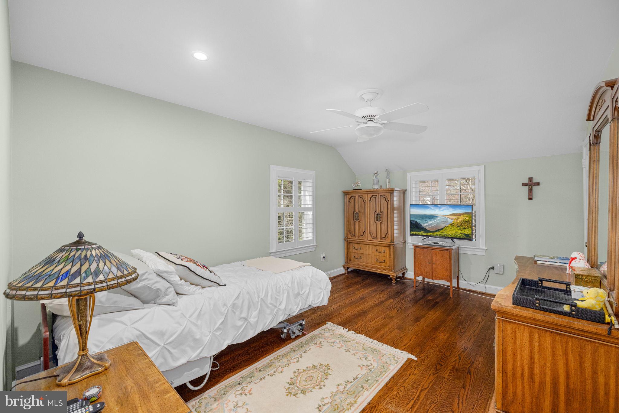 WAVERLY HILLS - Residential