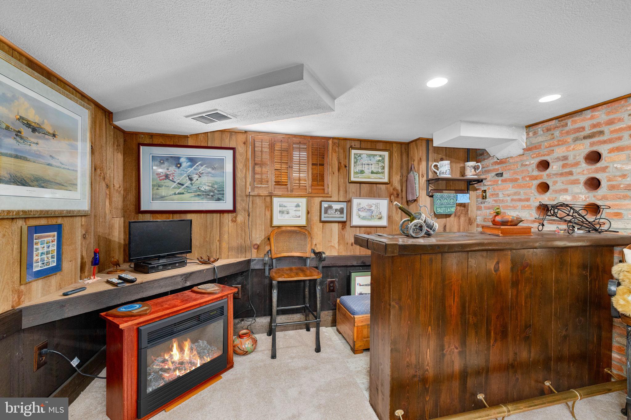 WAVERLY HILLS - Residential