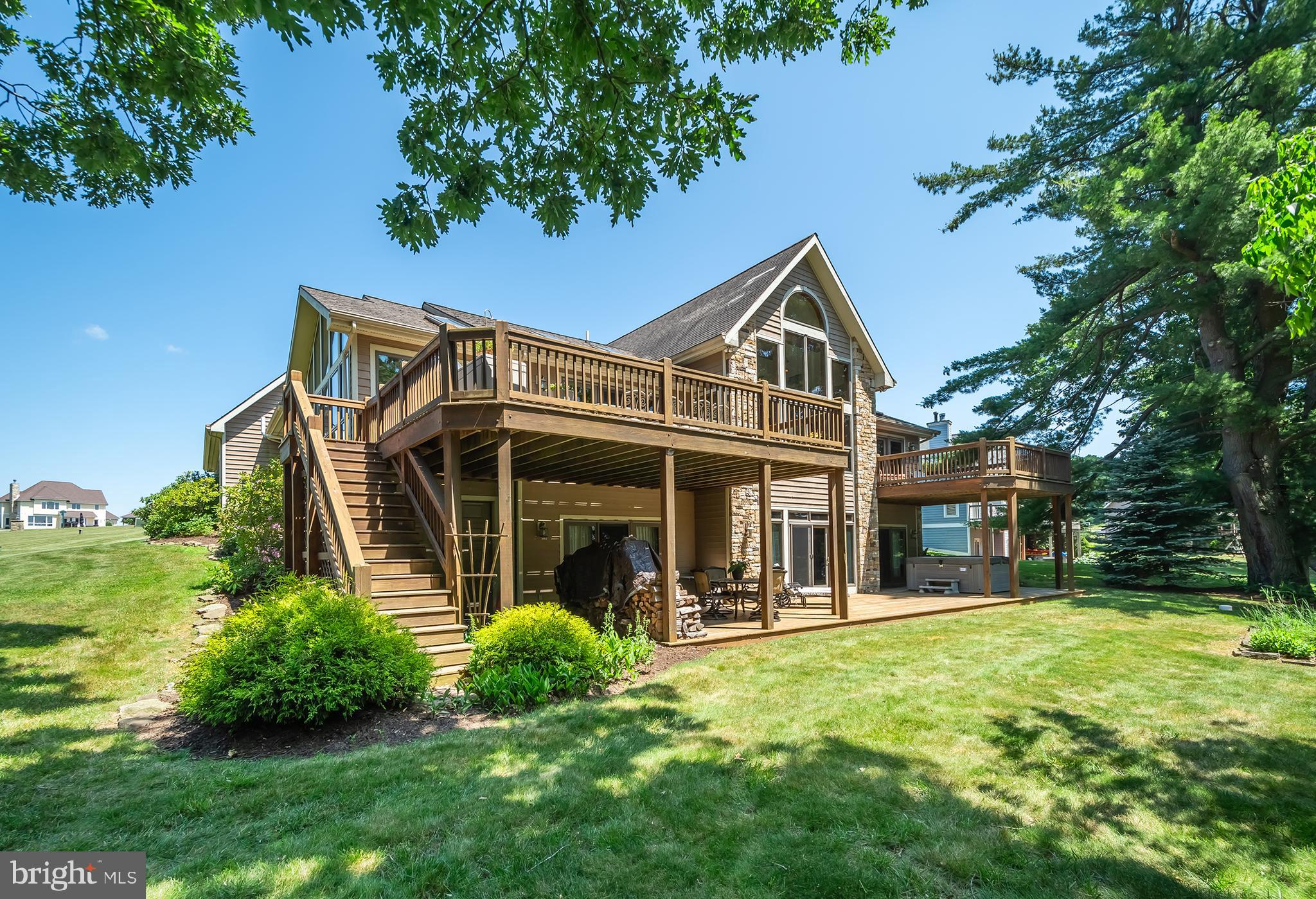 WATERFRONT GREENS - Residential