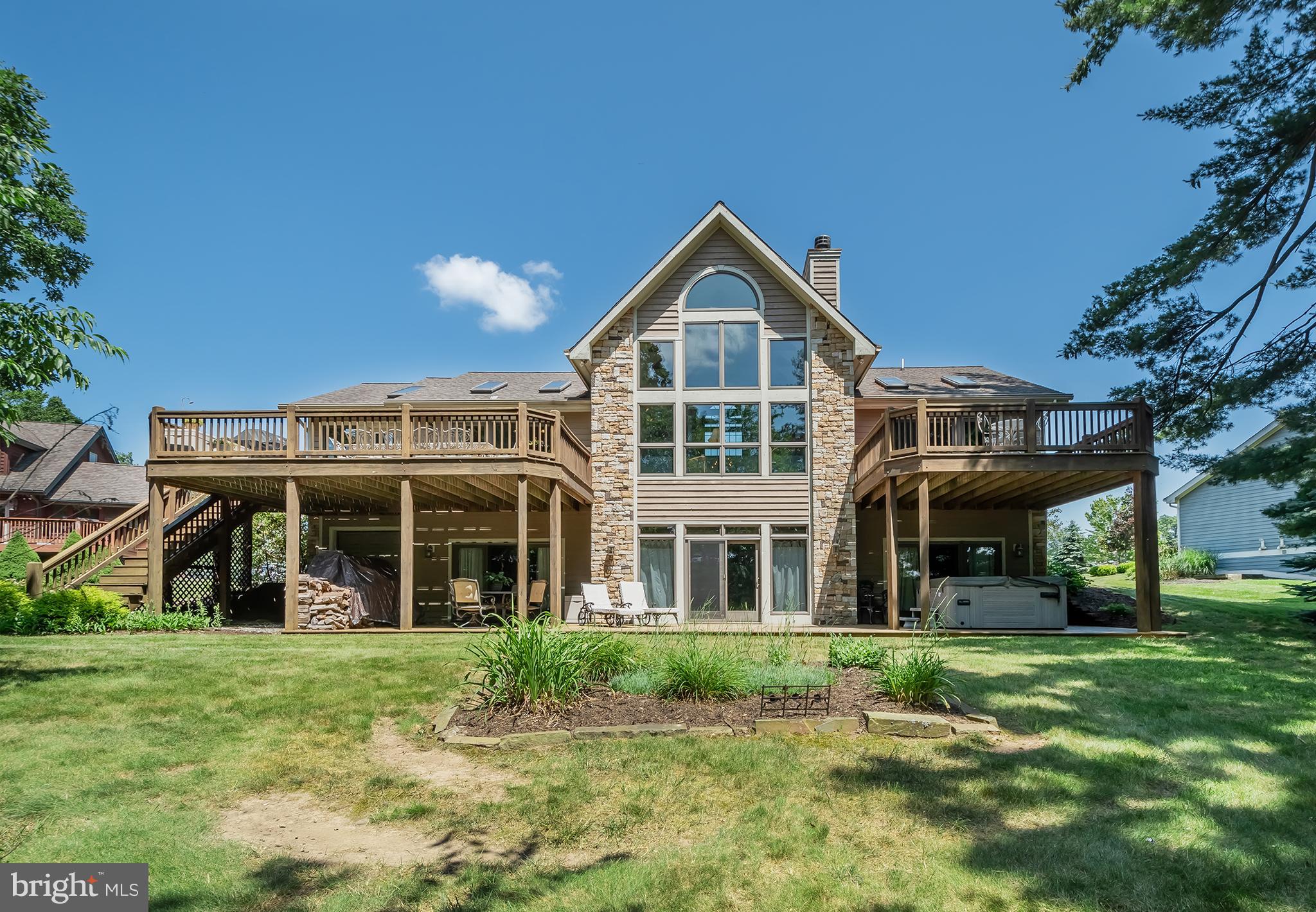 WATERFRONT GREENS - Residential