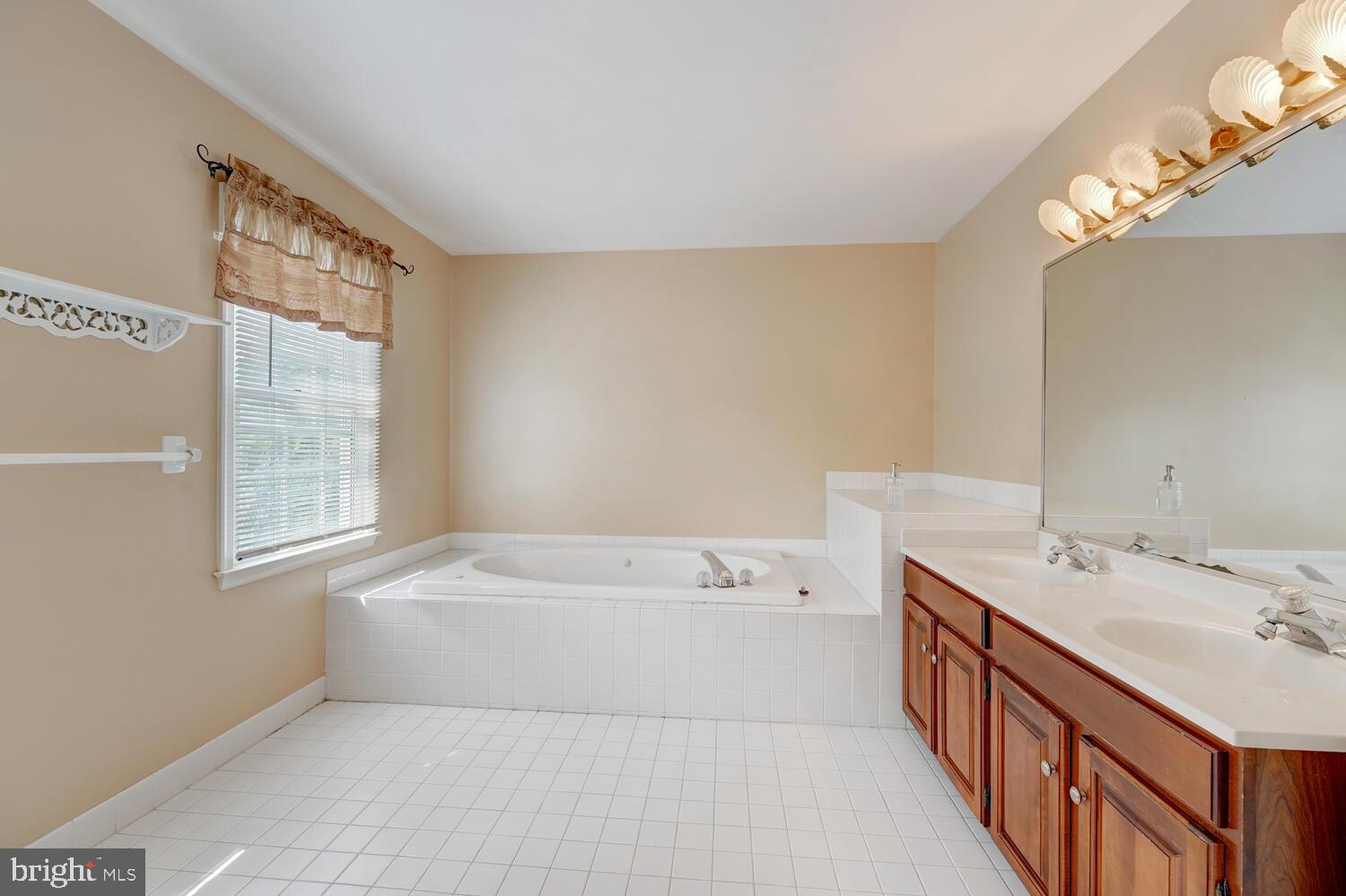 CEDAR GROVE FARM - Residential