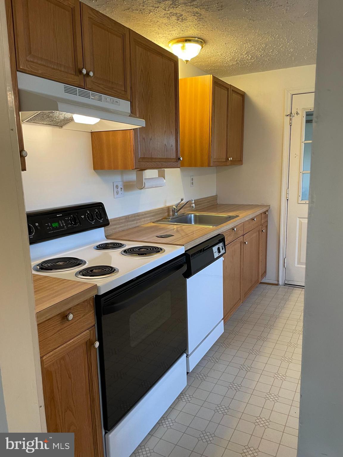 WAKEFIELD NEIGHBORHOOD - Residential