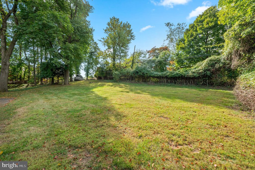 Photo of 412 N Rolling Road, SPRINGFIELD, PA 19064 (MLS # PADE2104024)