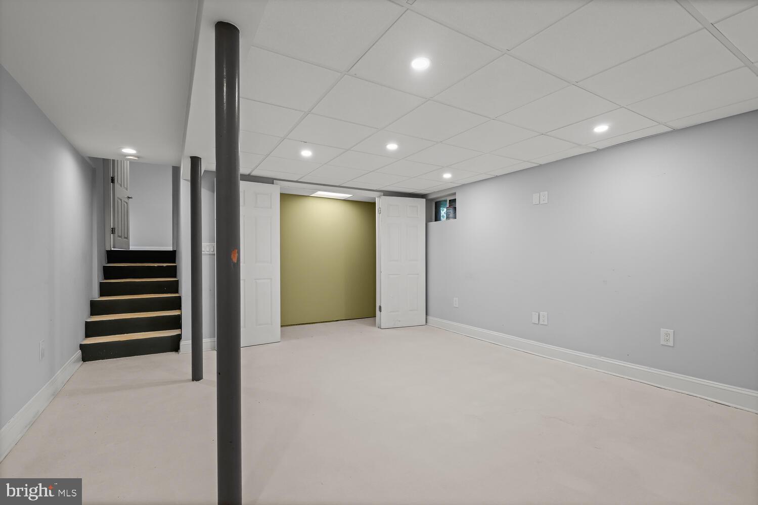 DULANEY VILLAGE - Residential