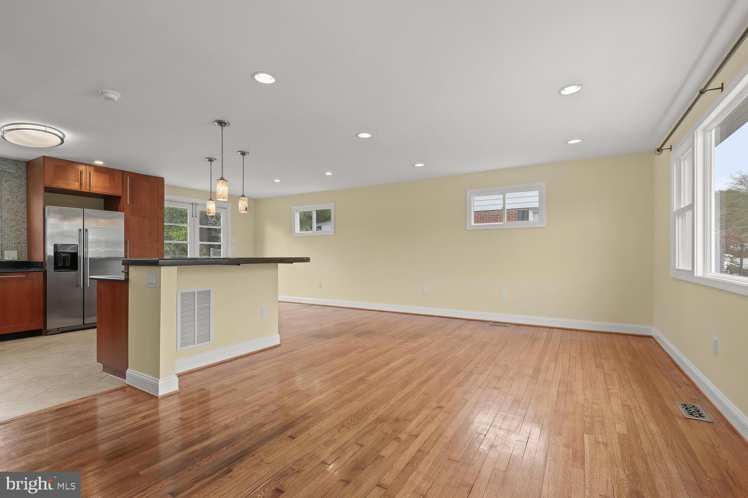 DULANEY VILLAGE - Residential