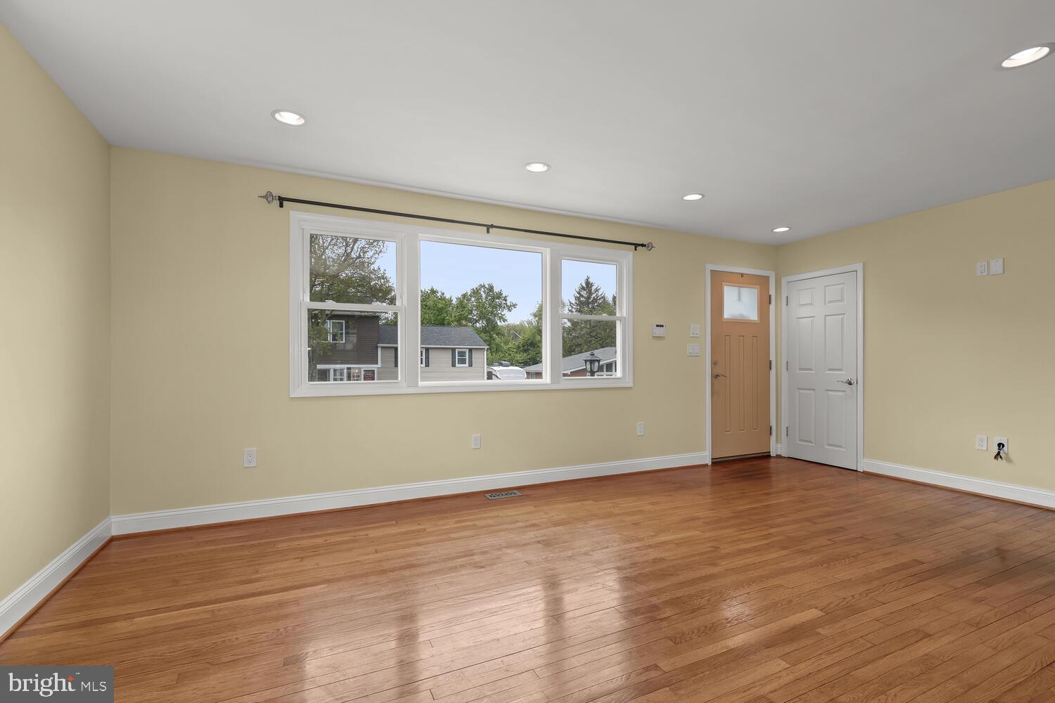 DULANEY VILLAGE - Residential