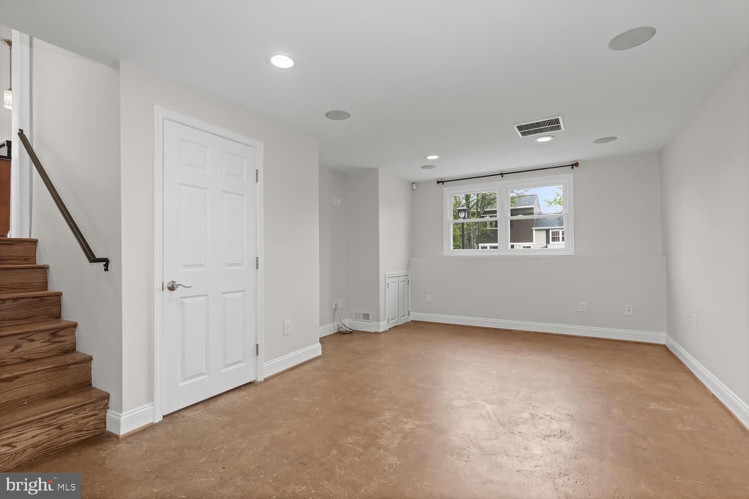 DULANEY VILLAGE - Residential