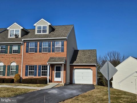 Townhouse For Sale - 20 Charlemont Court<br/> READING, PA 19607