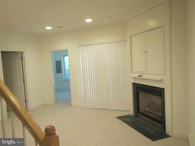 STONE CREEK CROSSING - Residential Lease