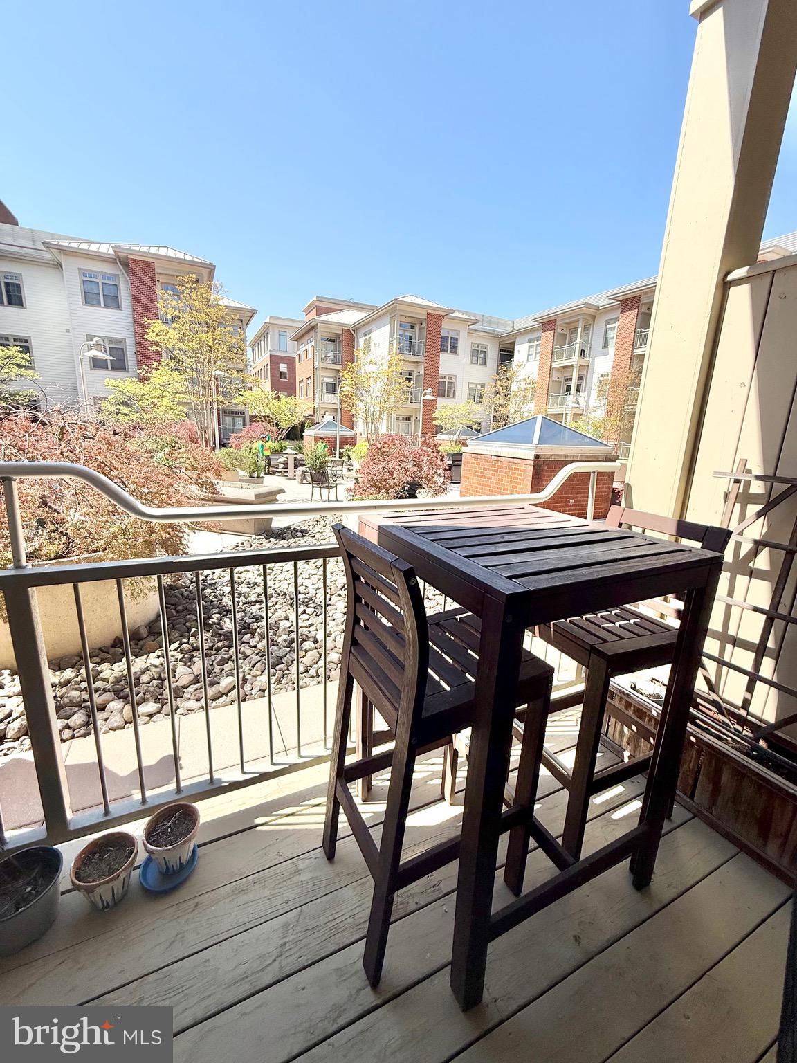 309 HOLLAND LANE 139