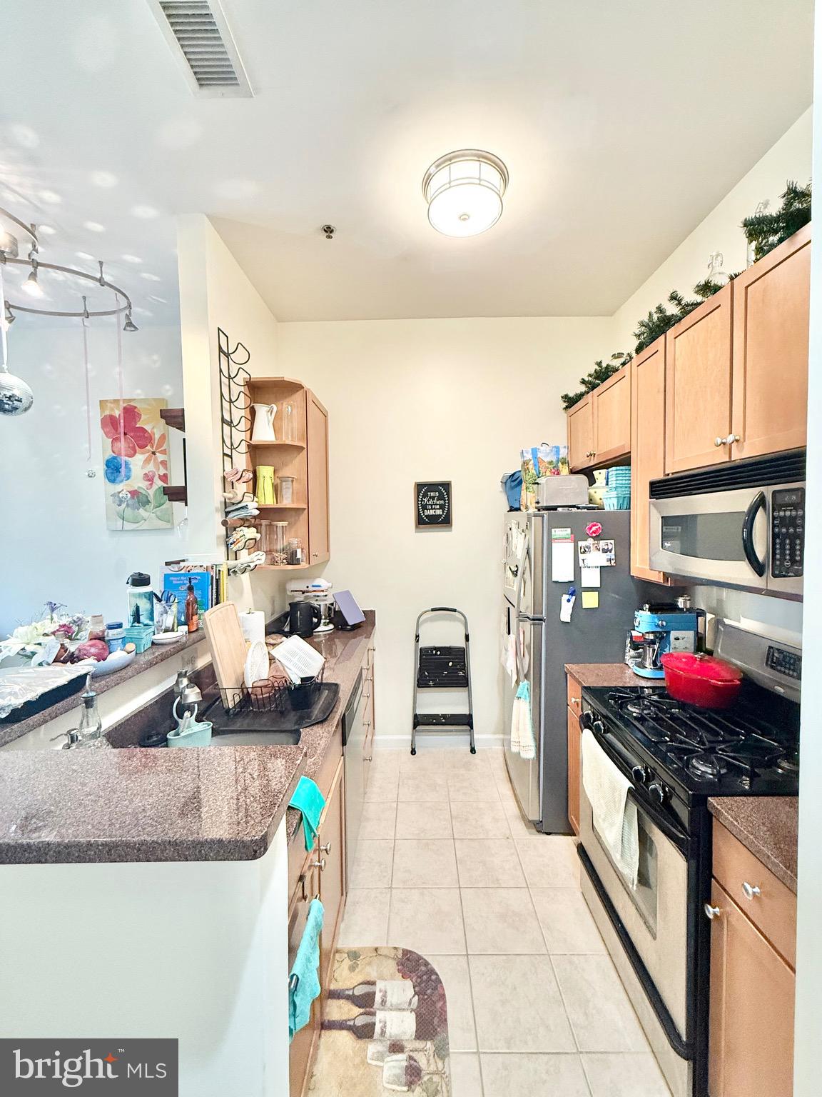 309 HOLLAND LANE 139