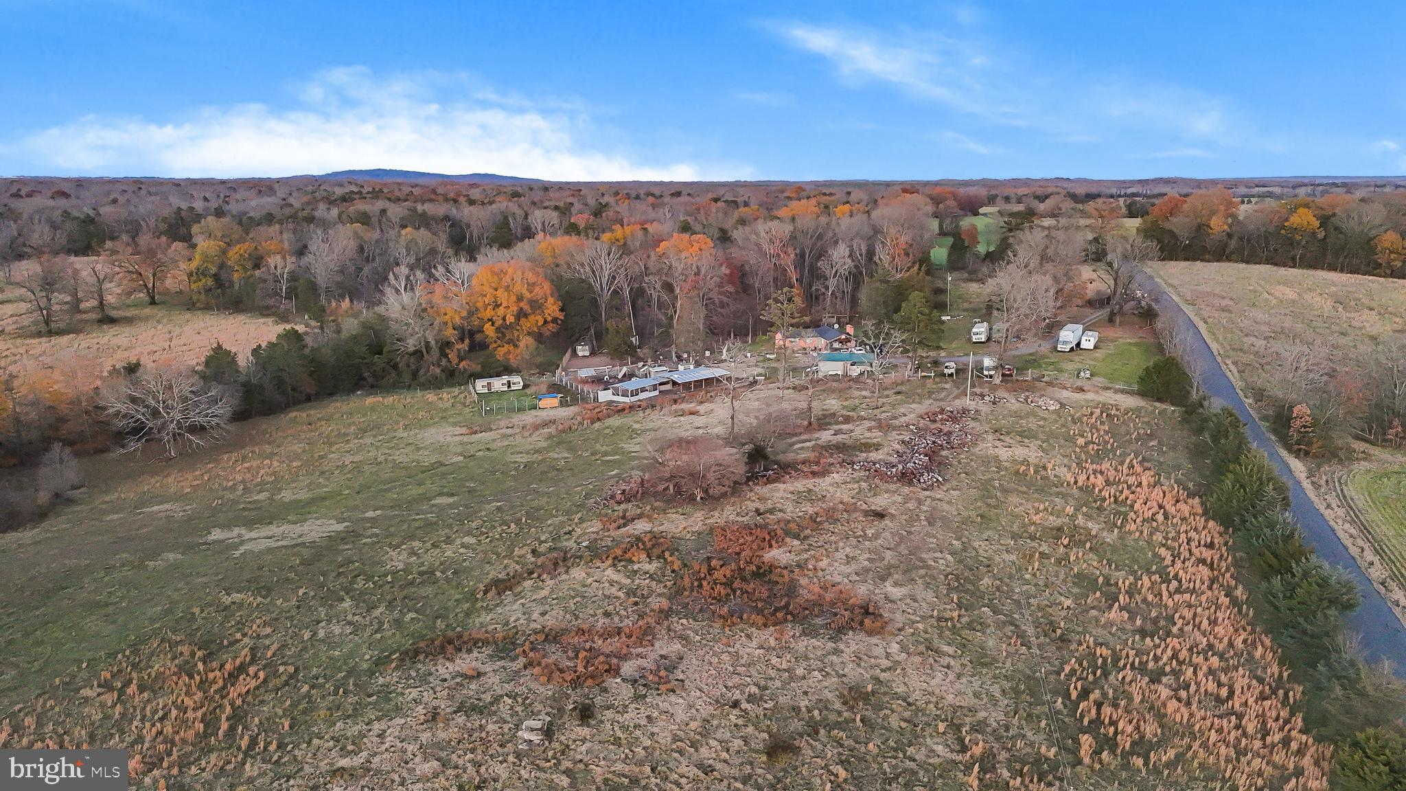 METES & BOUNDS - Land