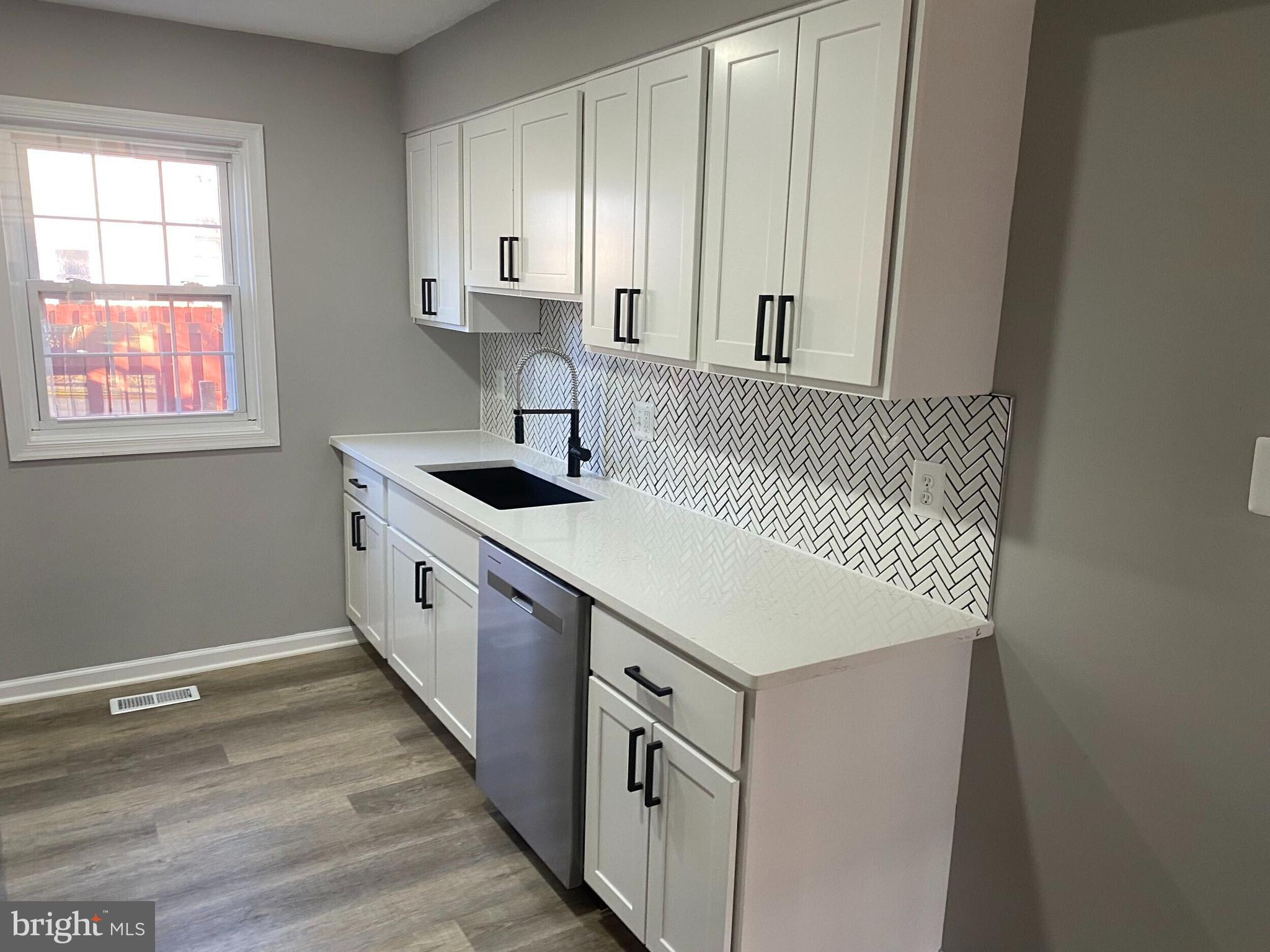 POINT OF WOODS - Residential