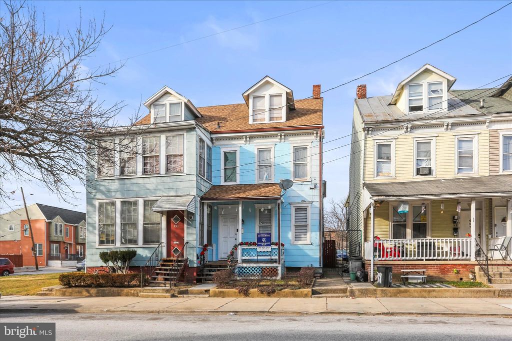 Photo of 589 W Princess Street, YORK, PA 17401 (MLS # PAYK2094952)