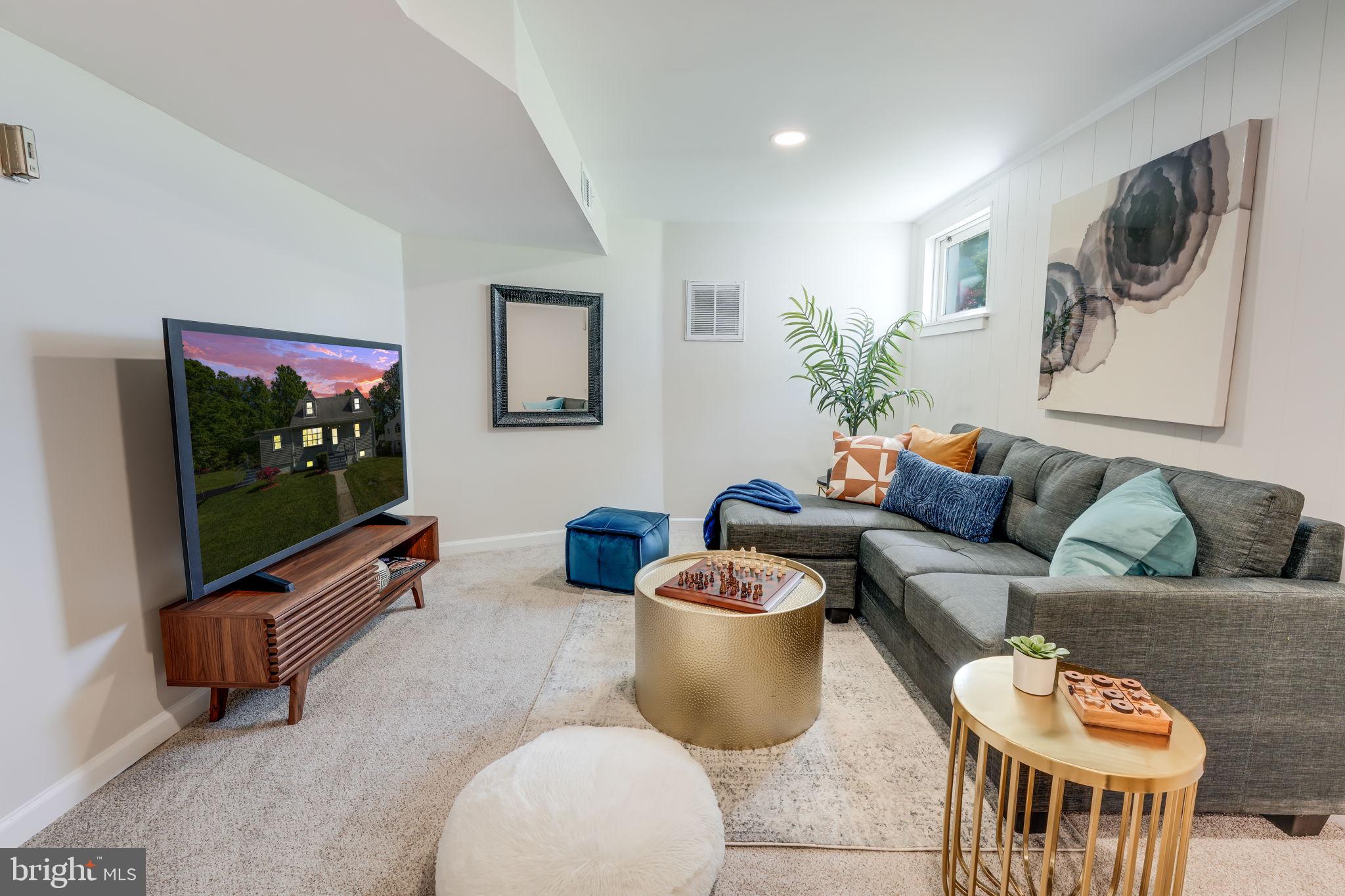 FAIRFAX  WOODS - Residential