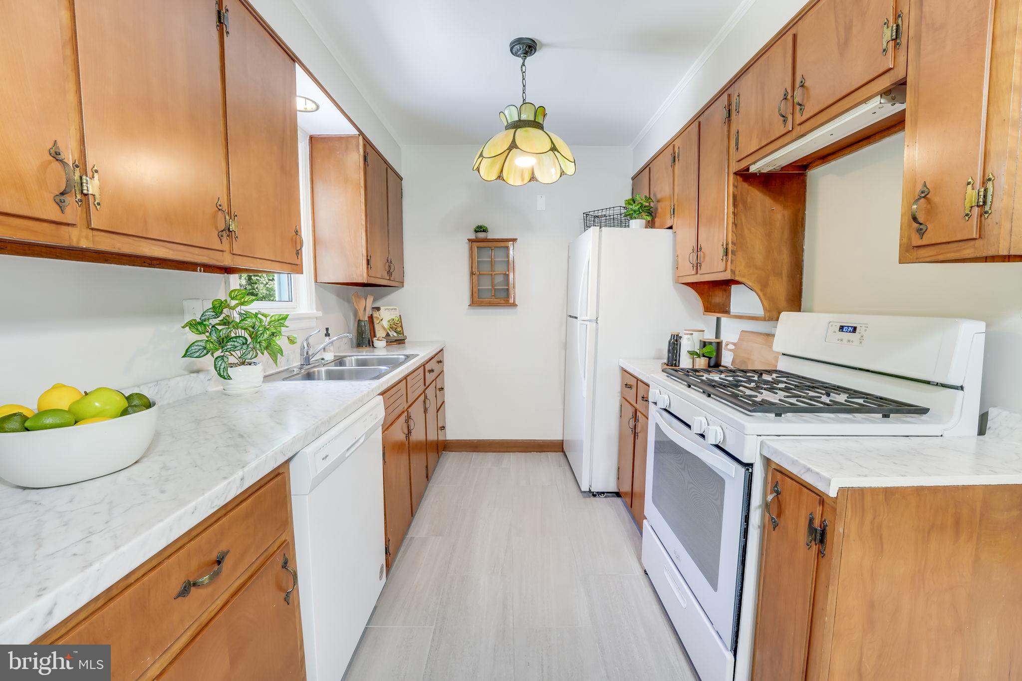 FAIRFAX  WOODS - Residential