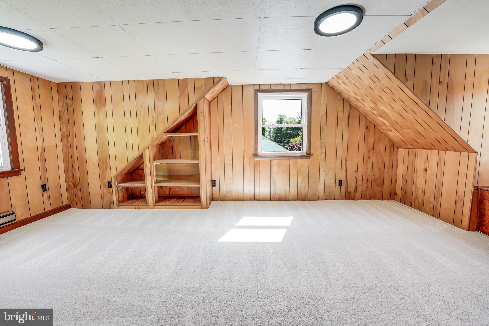 FAIRFAX  WOODS - Residential