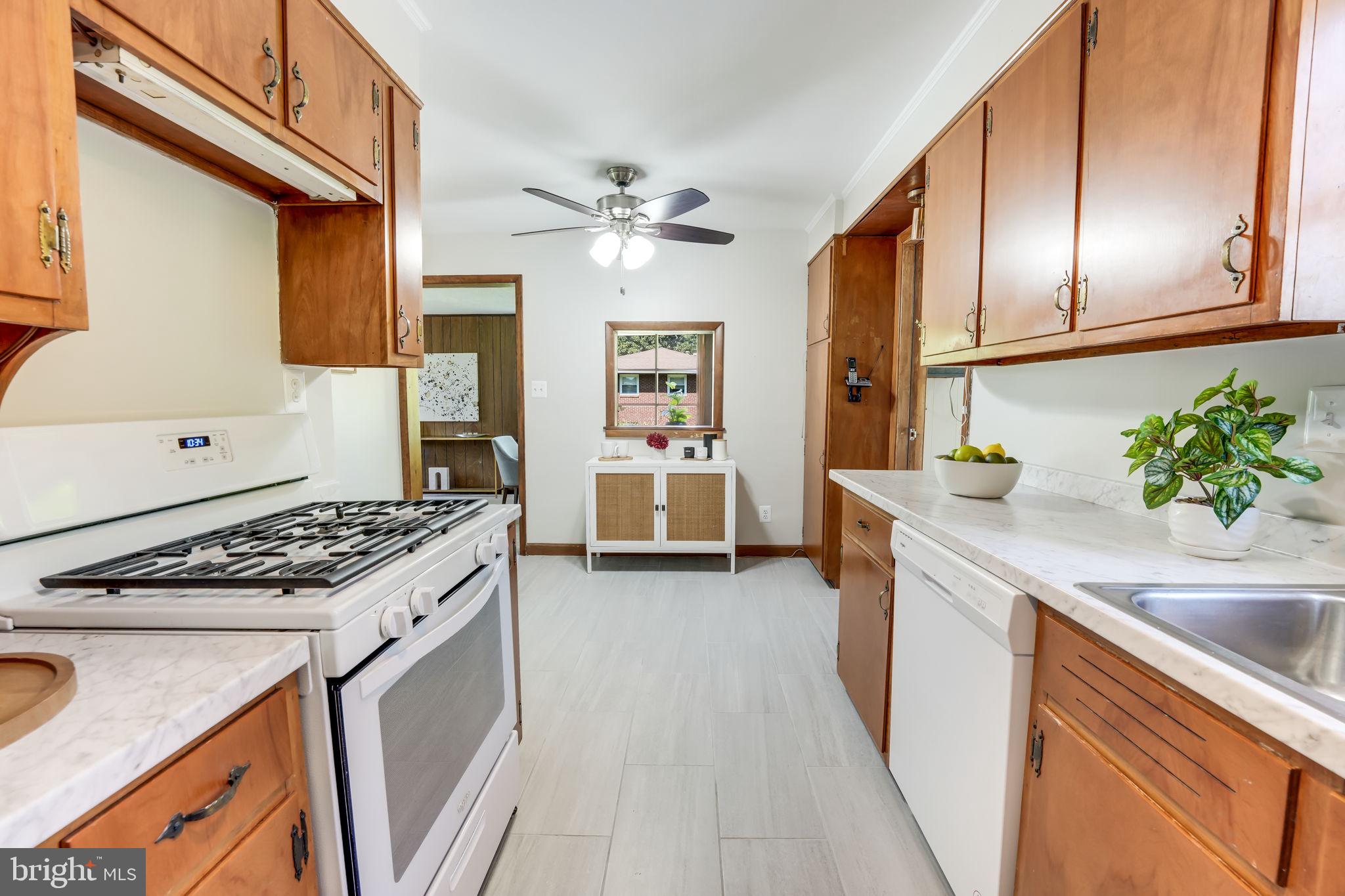 FAIRFAX  WOODS - Residential