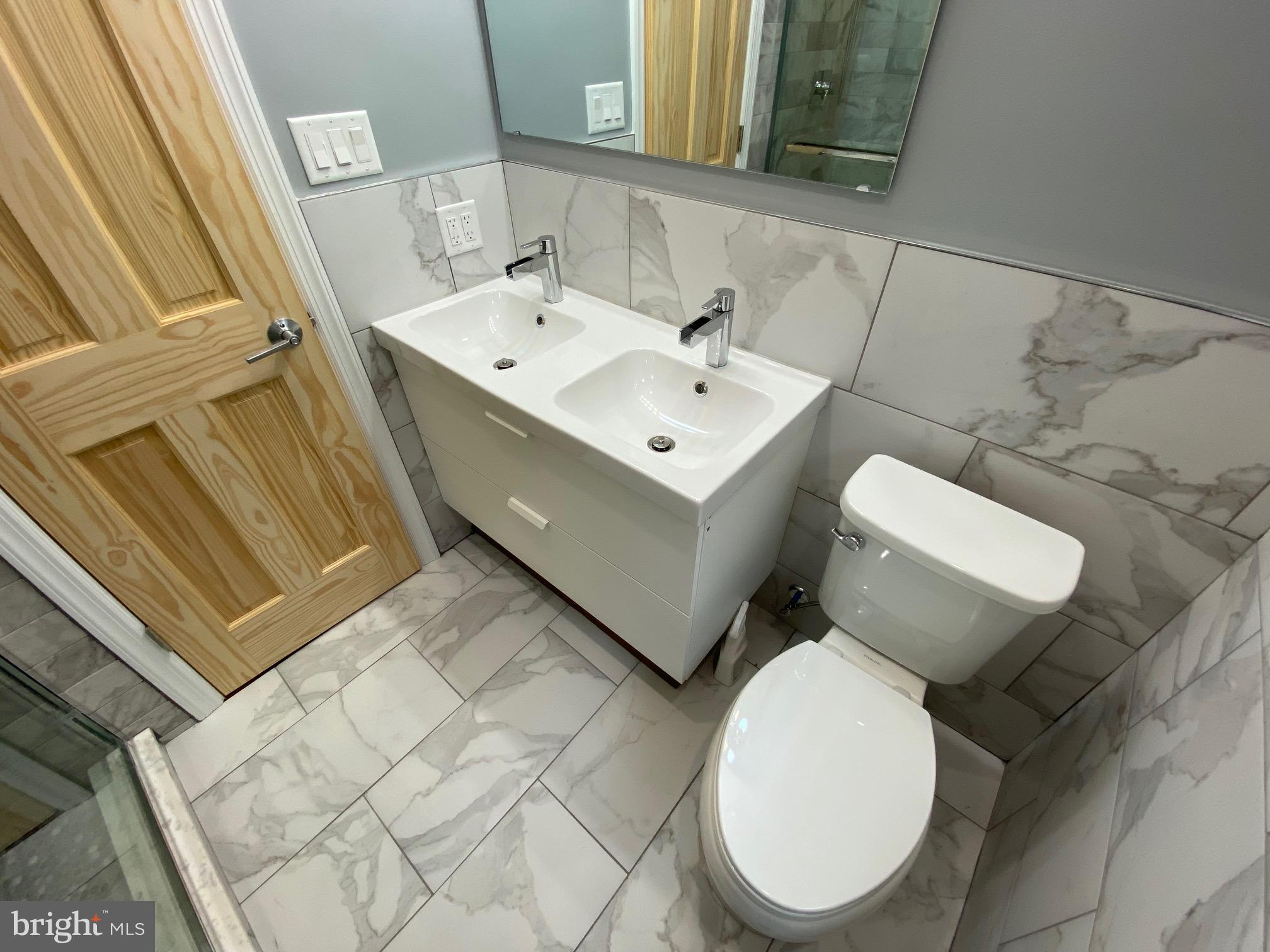 PORT RICHMOND - Residential Lease