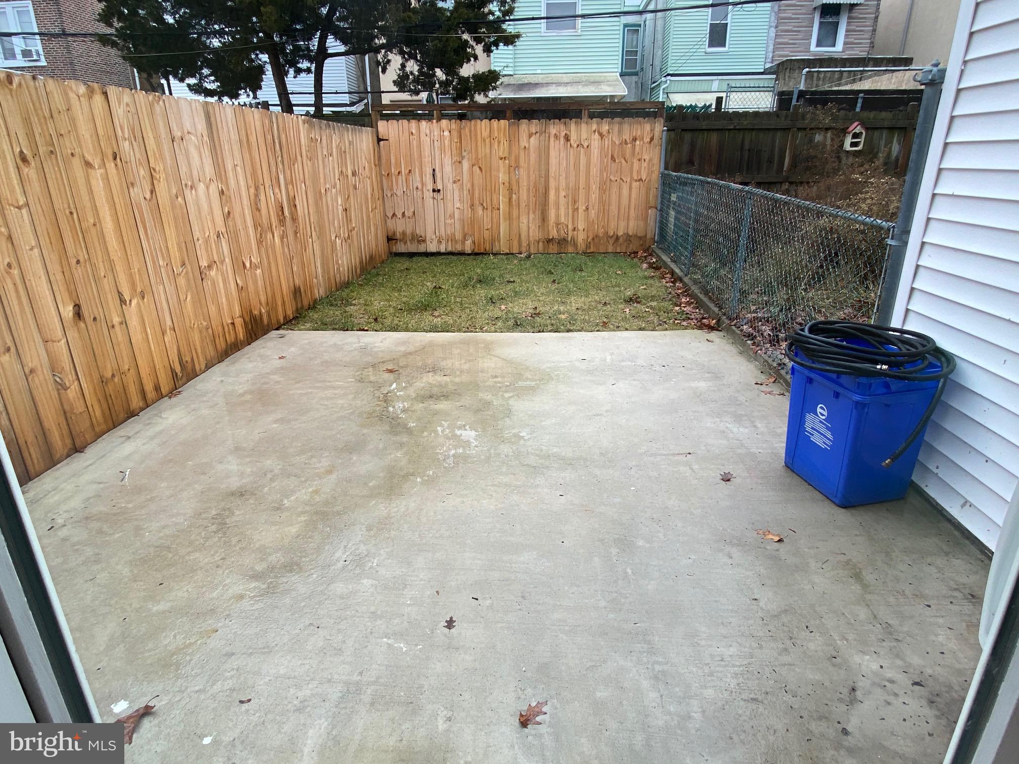 PORT RICHMOND - Residential Lease
