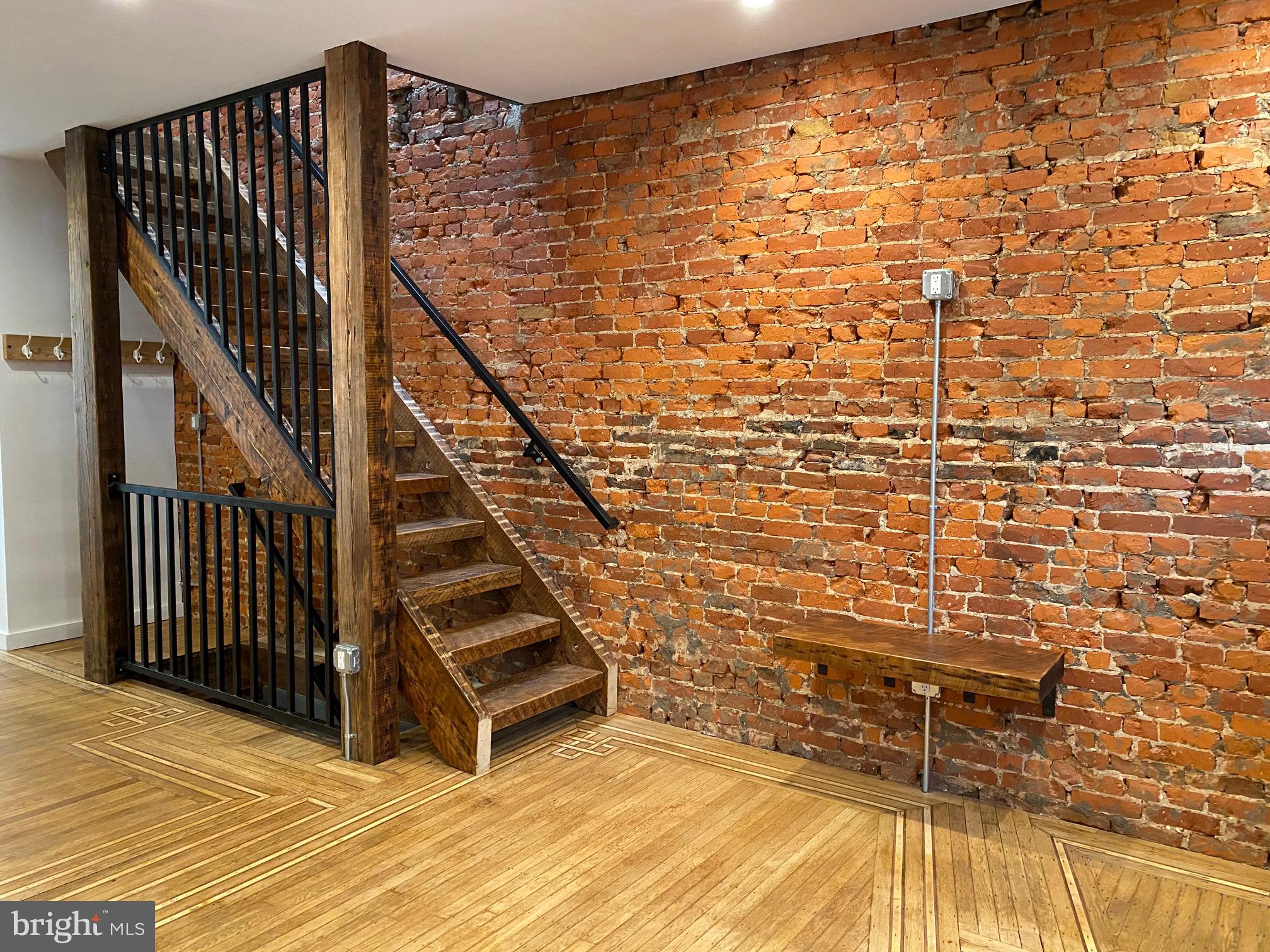 PORT RICHMOND - Residential Lease