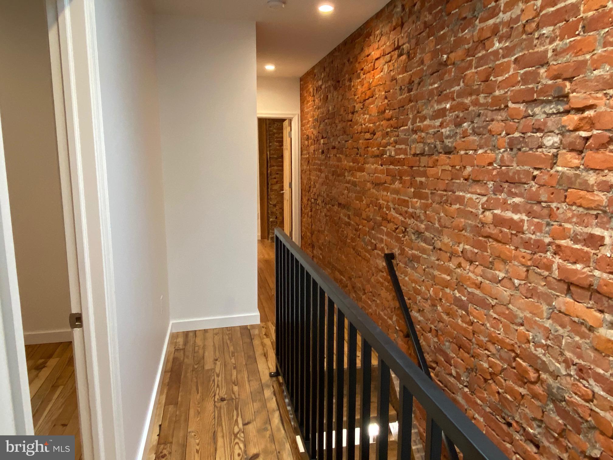 PORT RICHMOND - Residential Lease